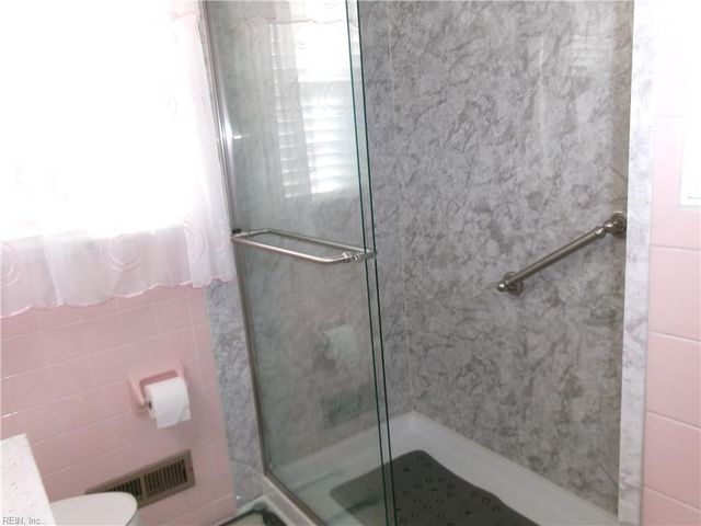 1016 Shore RD, Chesapeake, VA 23323