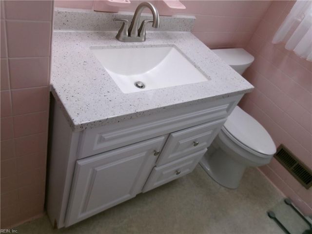 1016 Shore RD, Chesapeake, VA 23323