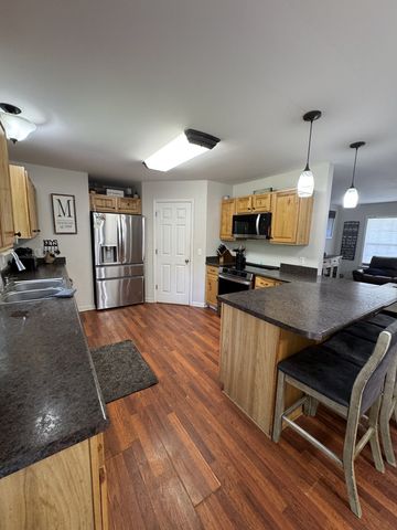 105 Larkins Dr, White Bluff, TN 37187