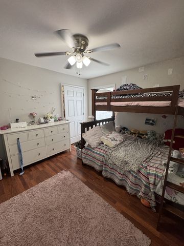105 Larkins Dr, White Bluff, TN 37187