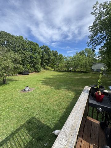 105 Larkins Dr, White Bluff, TN 37187