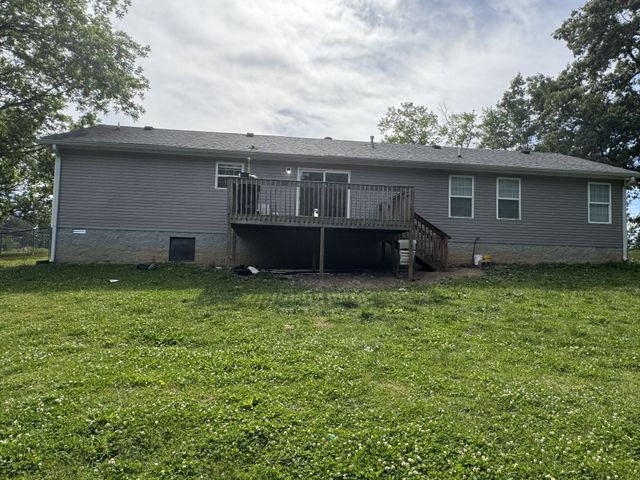 105 Larkins Dr, White Bluff, TN 37187
