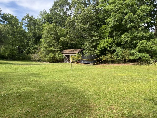 105 Larkins Dr, White Bluff, TN 37187