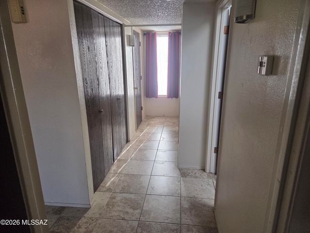 925 S Pantano Parkway, Tucson, AZ 85710