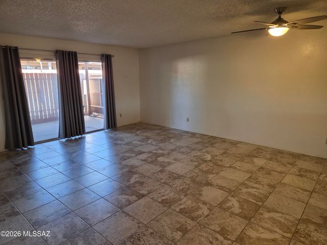 925 S Pantano Parkway, Tucson, AZ 85710
