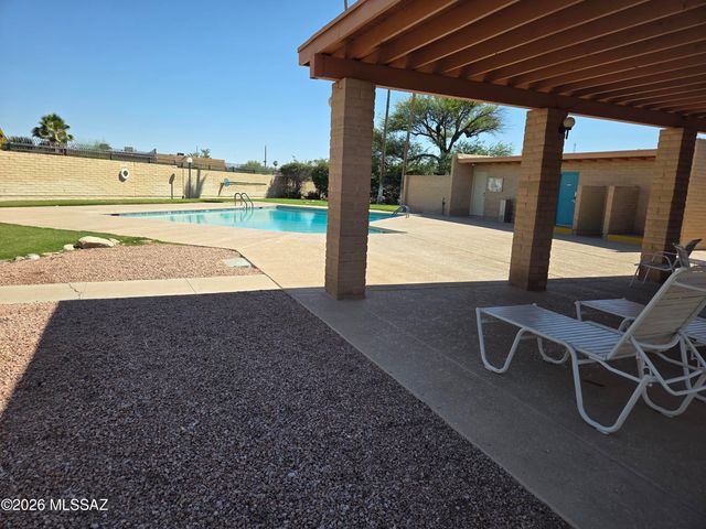 925 S Pantano Parkway, Tucson, AZ 85710