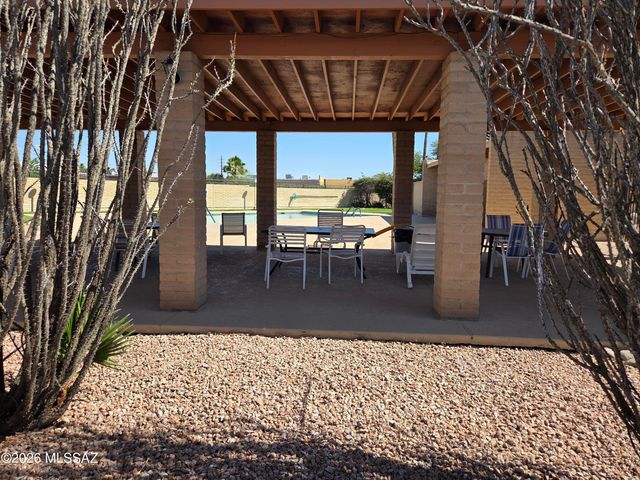 925 S Pantano Parkway, Tucson, AZ 85710