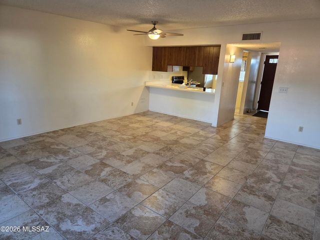 925 S Pantano Parkway, Tucson, AZ 85710