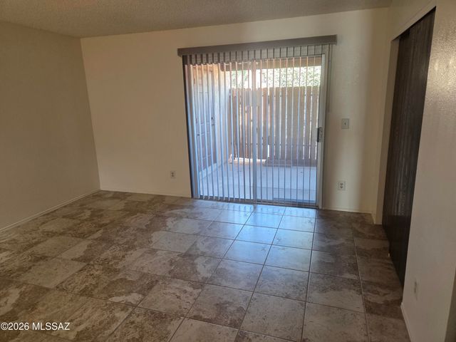 925 S Pantano Parkway, Tucson, AZ 85710