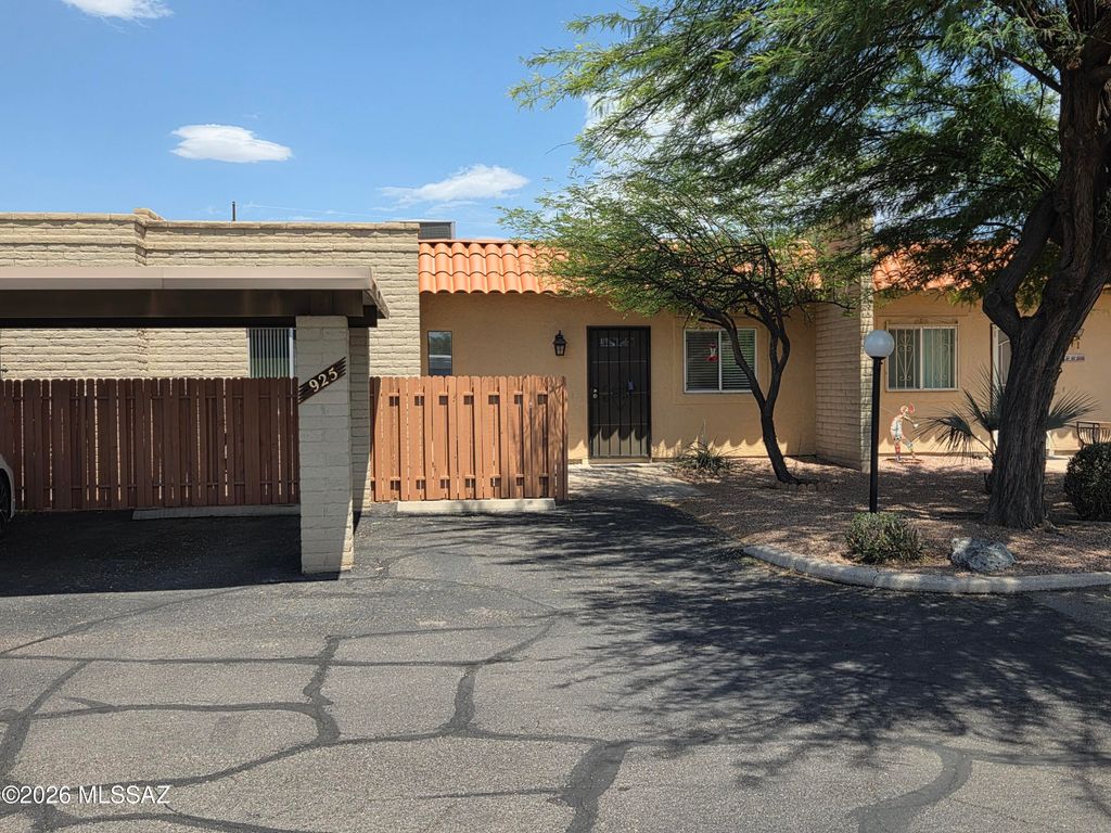 925 S Pantano Parkway, Tucson, AZ 85710