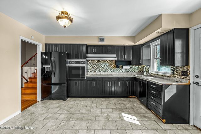 2270 Bradford Dr, Louisville, KY 40218