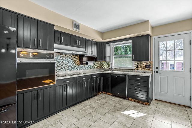 2270 Bradford Dr, Louisville, KY 40218