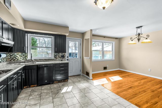 2270 Bradford Dr, Louisville, KY 40218