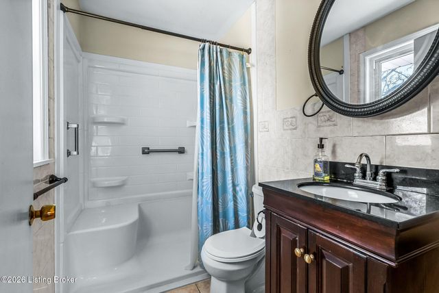 2270 Bradford Dr, Louisville, KY 40218