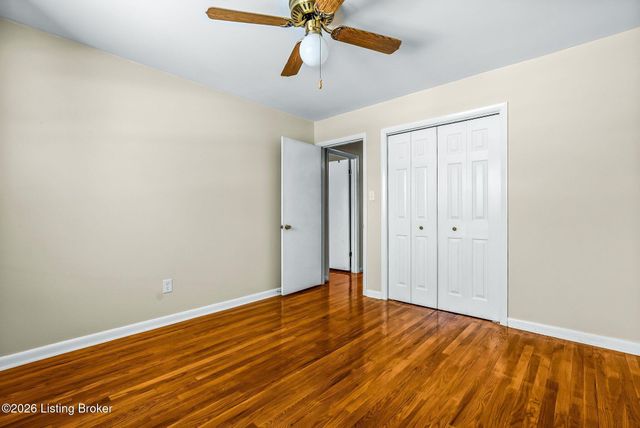 2270 Bradford Dr, Louisville, KY 40218