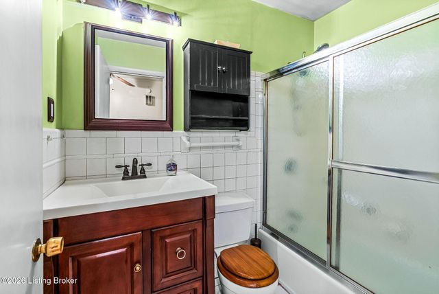 2270 Bradford Dr, Louisville, KY 40218