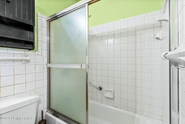 2270 Bradford Dr, Louisville, KY 40218