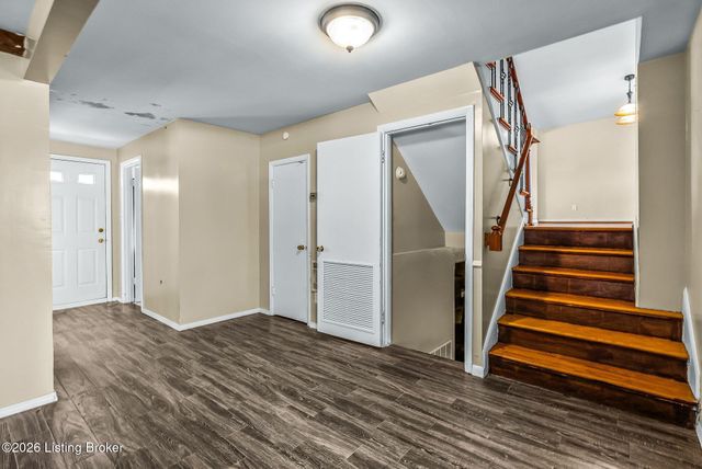 2270 Bradford Dr, Louisville, KY 40218