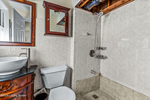 2270 Bradford Dr, Louisville, KY 40218