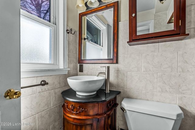 2270 Bradford Dr, Louisville, KY 40218