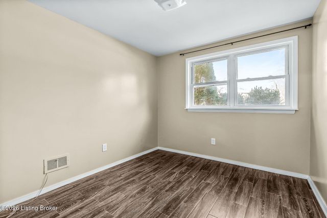 2270 Bradford Dr, Louisville, KY 40218