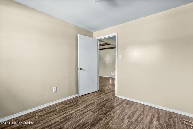 2270 Bradford Dr, Louisville, KY 40218