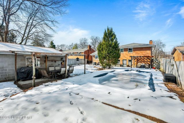 2270 Bradford Dr, Louisville, KY 40218