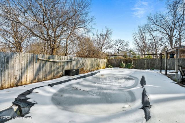 2270 Bradford Dr, Louisville, KY 40218