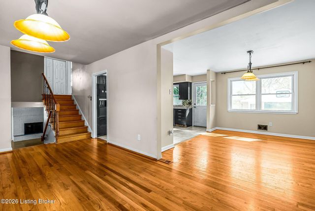 2270 Bradford Dr, Louisville, KY 40218