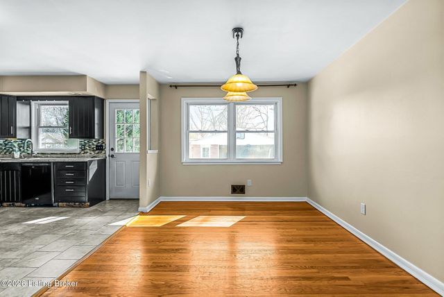 2270 Bradford Dr, Louisville, KY 40218