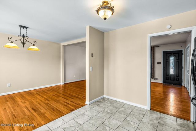 2270 Bradford Dr, Louisville, KY 40218