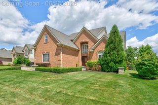 6828 Merrick Drive, Troy, MI 48098