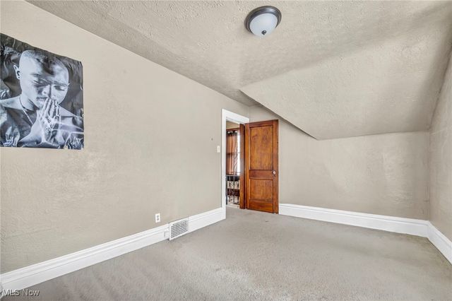 978 Delia Avenue, Akron, OH 44320