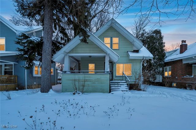 978 Delia Avenue, Akron, OH 44320