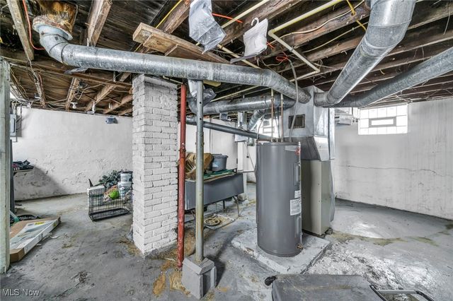 978 Delia Avenue, Akron, OH 44320