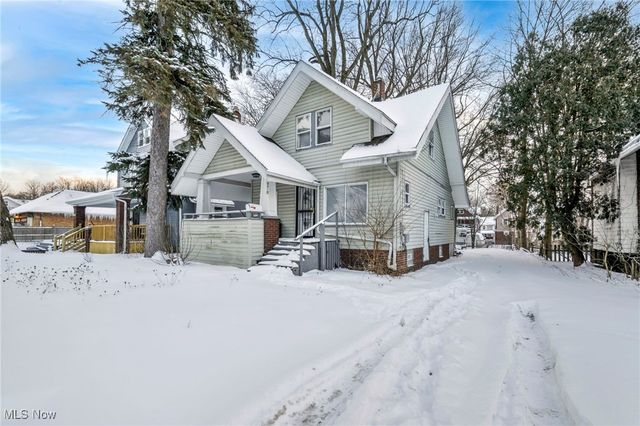 978 Delia Avenue, Akron, OH 44320