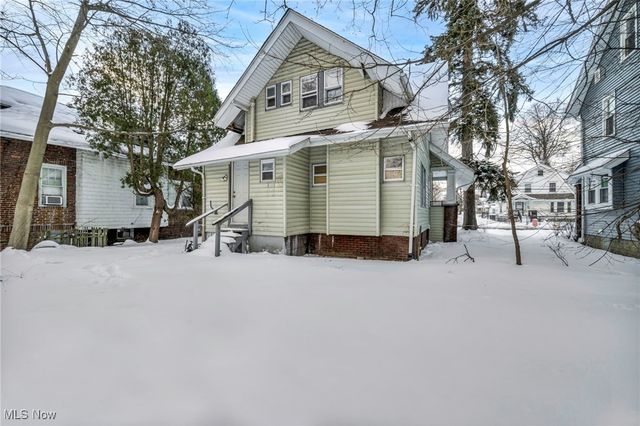 978 Delia Avenue, Akron, OH 44320