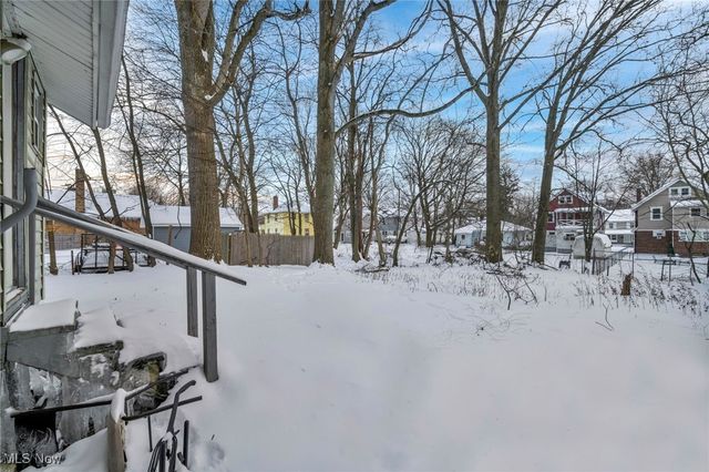 978 Delia Avenue, Akron, OH 44320