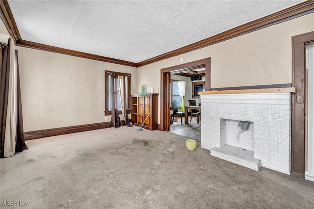 978 Delia Avenue, Akron, OH 44320