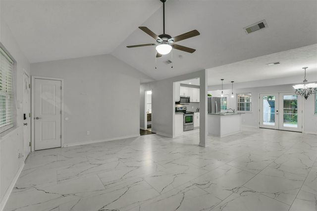 1215 Tejas Boulevard, Conroe, TX 77316
