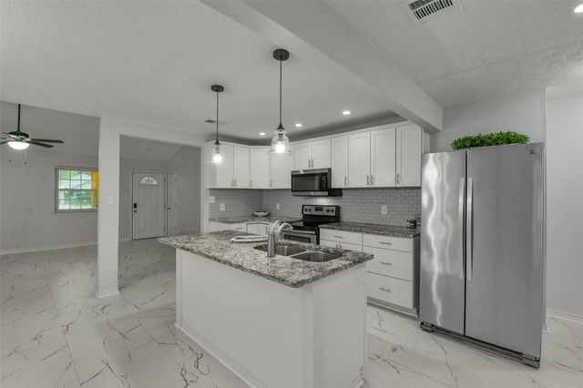 1215 Tejas Boulevard, Conroe, TX 77316