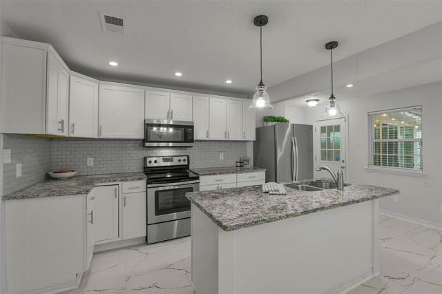 1215 Tejas Boulevard, Conroe, TX 77316