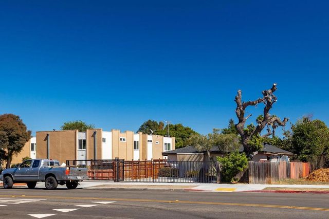 3103 3105 Central, San Diego, CA 92105