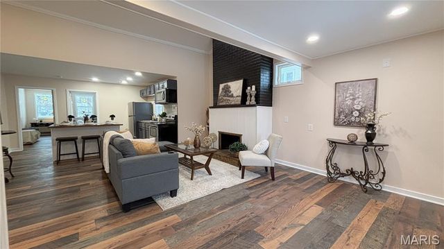 6034 Elizabeth Avenue, St Louis, MO 63139