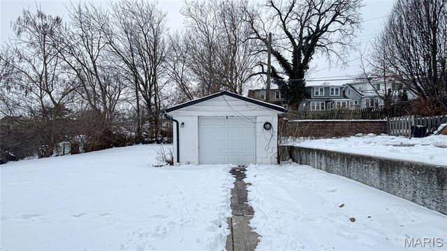 6034 Elizabeth Avenue, St Louis, MO 63139