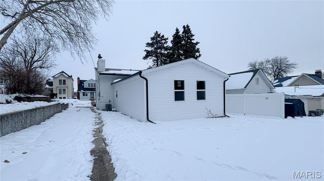 6034 Elizabeth Avenue, St Louis, MO 63139