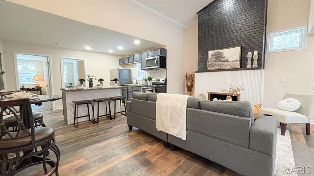 6034 Elizabeth Avenue, St Louis, MO 63139