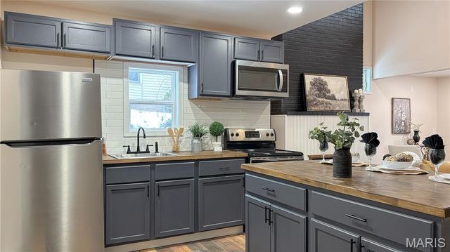 6034 Elizabeth Avenue, St Louis, MO 63139