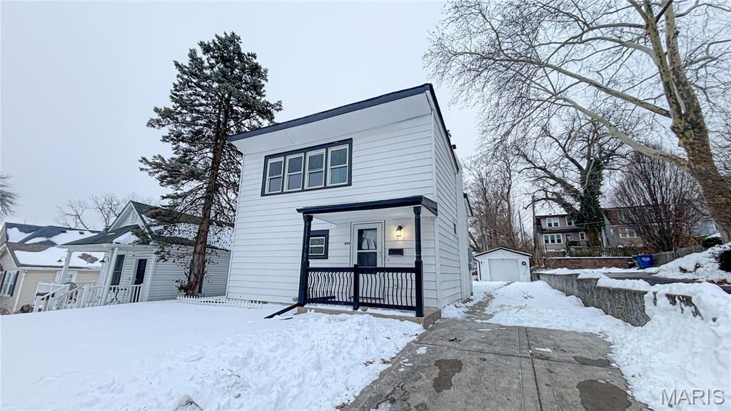 6034 Elizabeth Avenue, St Louis, MO 63139