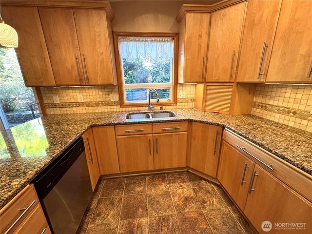 2318 NE Brookview Drive, Vancouver, WA 98686